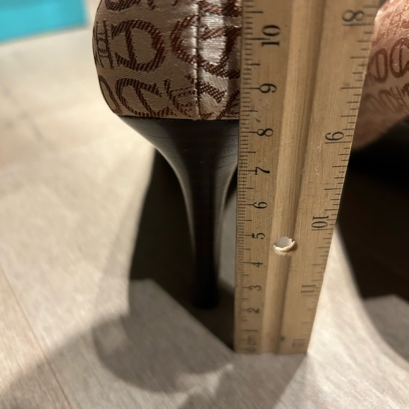 Vintage ETIENNE AIGNER POt MONOGRAM PEEP TOE PUMPS SIZE 7.5 - Picture 7 of 11